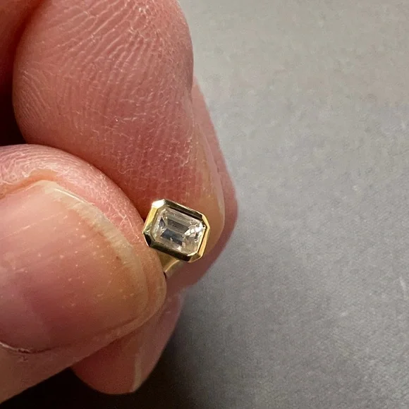 Gold Stud Earrings with Clear Emerald-Cut Stones - Picture 3 of 4